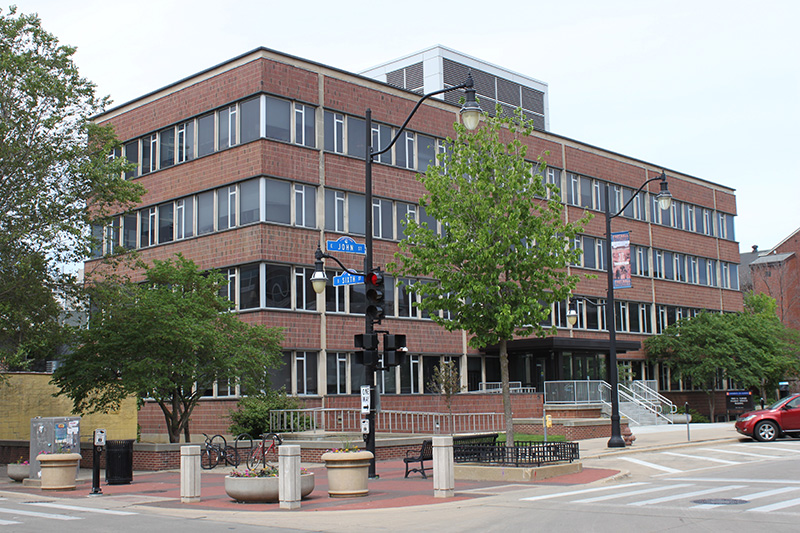 Front view of Turner Student Services Building